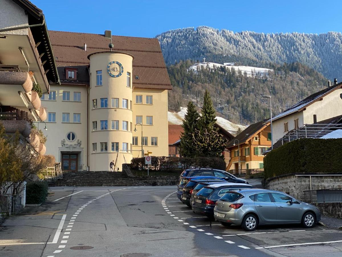 Hotel Adler Schupfheim Bagian luar foto