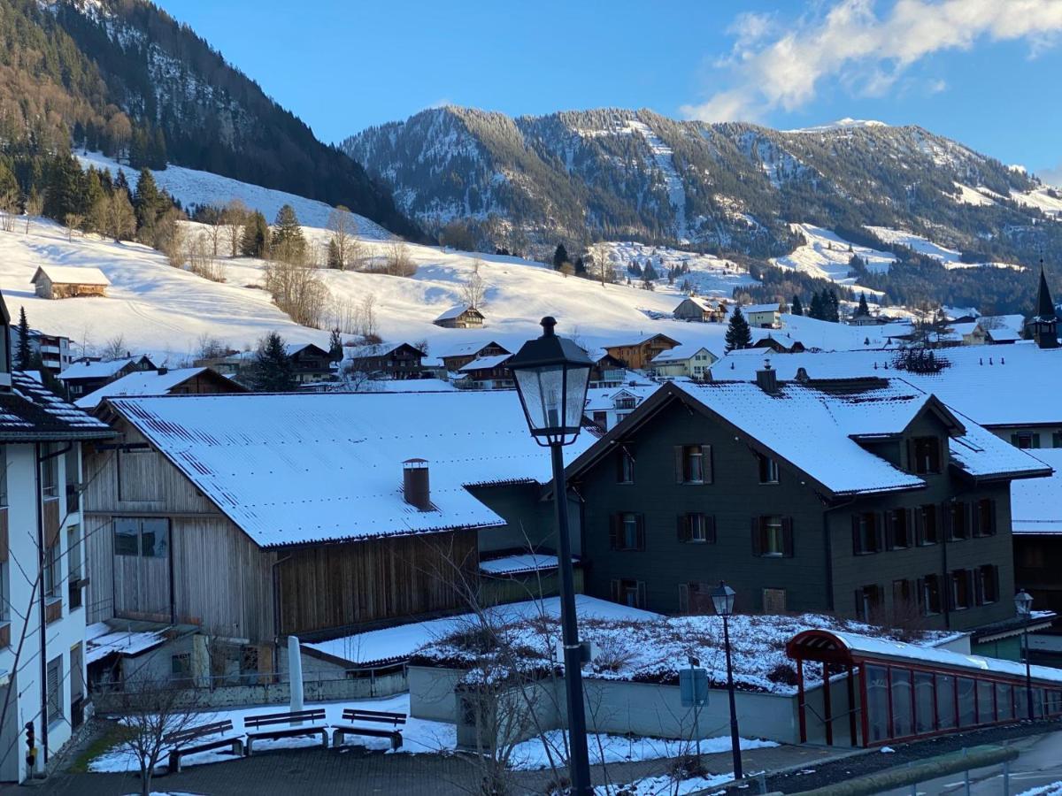 Hotel Adler Schupfheim Bagian luar foto
